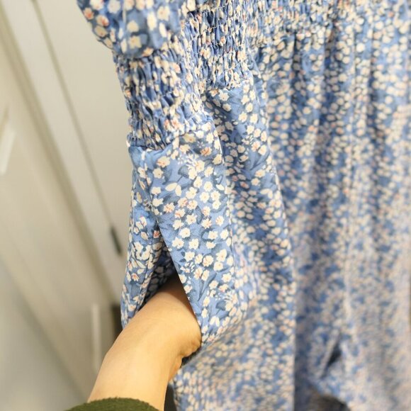 LAST CHANCE - Floral Ditsy Floral Mock Neck Jumpsuit with Pockets - Picture 7 of 8